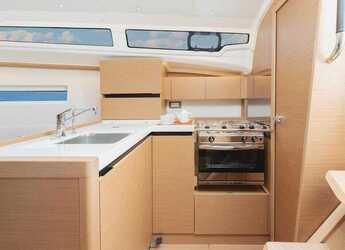 Rent a sailboat in Jolly Harbour Marina - Sun Odyssey 350 - 2 cab.