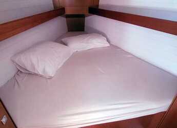 Noleggiare sailboat in Ece Marina - Bavaria 34