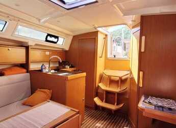 Noleggiare sailboat in Ece Marina - Bavaria 34