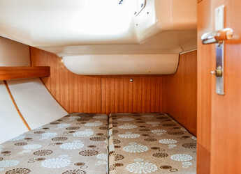 Rent a sailboat in Kavala - Marina Perigialiou - Elan 434 Impression