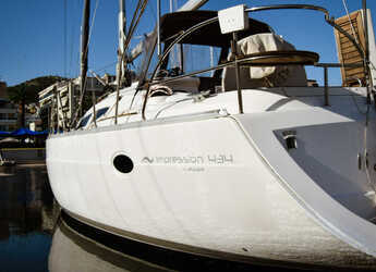 Rent a sailboat in Kavala - Marina Perigialiou - Elan 434 Impression