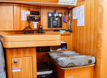 Rent a sailboat in Kavala - Marina Perigialiou - Elan 434 Impression