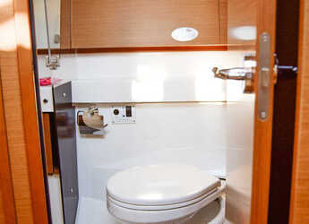 Alquilar velero en Kavala - Marina Perigialiou - Sun Odyssey 410