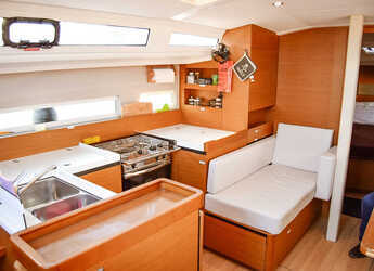 Alquilar velero en Kavala - Marina Perigialiou - Sun Odyssey 410