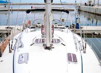 Rent a sailboat in Kavala - Marina Perigialiou - Bavaria 40