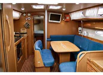 Rent a sailboat in Kavala - Marina Perigialiou - Bavaria 40