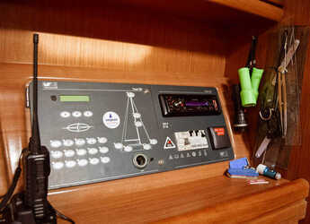 Rent a sailboat in Kavala - Marina Perigialiou - Bavaria 40