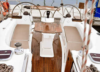 Rent a sailboat in Kavala - Marina Perigialiou - Bavaria 40