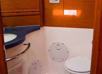 Rent a sailboat in Kavala - Marina Perigialiou - Bavaria 40