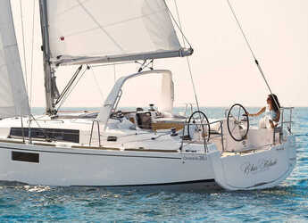 Rent a sailboat in Molo Sant'Eligio - Oceanis 35.1