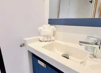 Rent a catamaran in Port Purcell, Joma Marina - Fountaine Pajot Aura 51 - 5 + 1 cab.