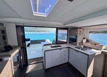 Rent a catamaran in Port Purcell, Joma Marina - Fountaine Pajot Isla 40 - 4 + 1 cab.