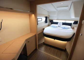 Rent a catamaran in Port Purcell, Joma Marina - Fountaine Pajot Lucia 40 - 3 cab.