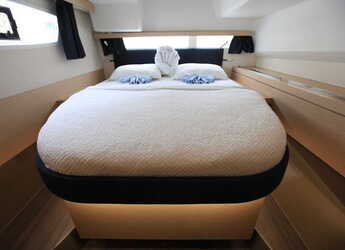 Rent a catamaran in Port Purcell, Joma Marina - Fountaine Pajot Lucia 40 - 3 cab.