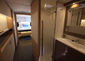 Rent a catamaran in Port Purcell, Joma Marina - Fountaine Pajot Saba 50 - 4 cab.