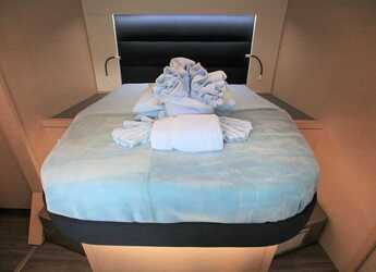 Rent a catamaran in Port Purcell, Joma Marina - Fountaine Pajot Saona 47 - 5 cab.