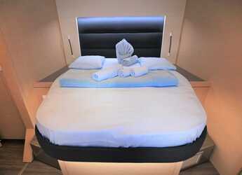 Rent a catamaran in Port Purcell, Joma Marina - Fountaine Pajot Saona 47 - 5 cab.