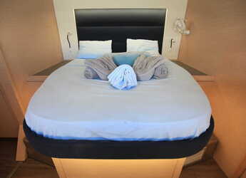 Rent a catamaran in Port Purcell, Joma Marina - Fountaine Pajot Saona 47 Quintet - 5 + 1 cab.