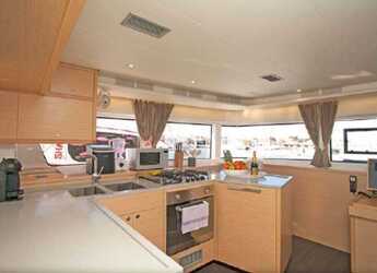 Rent a catamaran in Port Purcell, Joma Marina - Lagoon 52 F - 4 + 1 cab.