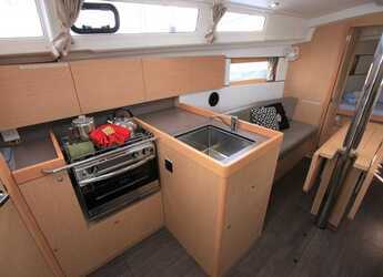 Chartern Sie segelboot in Port Purcell, Joma Marina - Oceanis 35.1 - 2 cab.