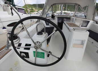Chartern Sie segelboot in Port Purcell, Joma Marina - Oceanis 35.1 - 2 cab.