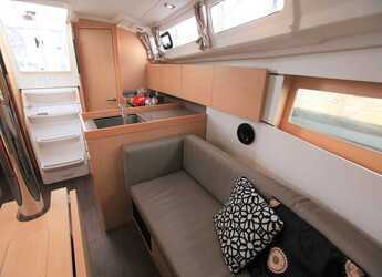 Chartern Sie segelboot in Port Purcell, Joma Marina - Oceanis 35.1 - 2 cab.