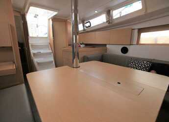 Chartern Sie segelboot in Port Purcell, Joma Marina - Oceanis 35.1 - 2 cab.