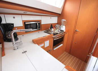 Rent a sailboat in Port Purcell, Joma Marina - Sun Odyssey 44 DS - 2 cab.