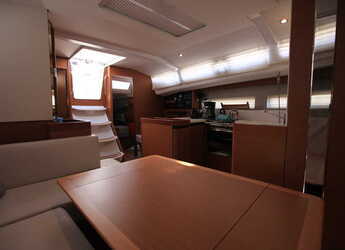 Chartern Sie segelboot in Port Purcell, Joma Marina - Sun Odyssey 440 - 2 cab.