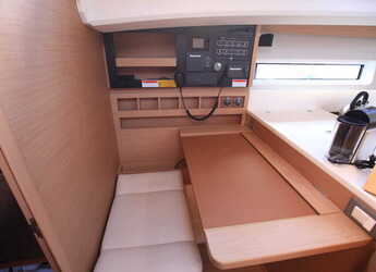 Rent a sailboat in Port Purcell, Joma Marina - Sun Odyssey 440 - 2 cab.
