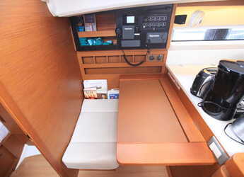 Rent a sailboat in Port Purcell, Joma Marina - Sun Odyssey 440 - 3 cab.