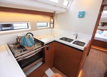 Rent a sailboat in Port Purcell, Joma Marina - Sun Odyssey 440 - 3 cab.
