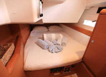 Rent a sailboat in Port Purcell, Joma Marina - Sun Odyssey 519 - 3 cab.