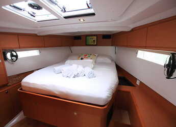 Rent a sailboat in Port Purcell, Joma Marina - Sun Odyssey 519 - 3 cab.