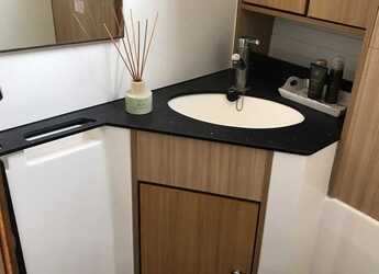 Rent a sailboat in D-Marin Lefkas Marina - Bavaria Cruiser 45 - 4 cab.