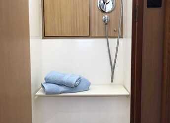 Rent a sailboat in D-Marin Lefkas Marina - Bavaria Cruiser 45 - 4 cab.