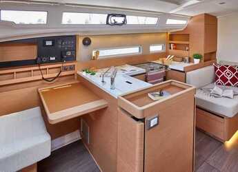 Rent a sailboat in D-Marin Lefkas Marina - Sun Odyssey 410 - 3 cab.