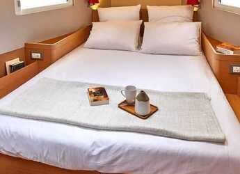 Rent a sailboat in D-Marin Lefkas Marina - Sun Odyssey 410 - 3 cab.