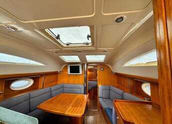 Rent a sailboat in Punat - Elan 384 Impression