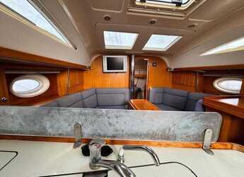 Rent a sailboat in Punat - Elan 384 Impression