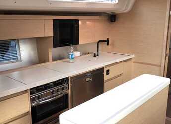 Chartern Sie segelboot in Punat - Hanse 508 - 5 + 1 cab.