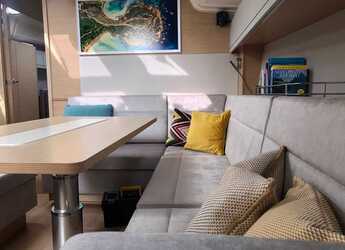 Chartern Sie segelboot in Punat - Hanse 508 - 5 + 1 cab.