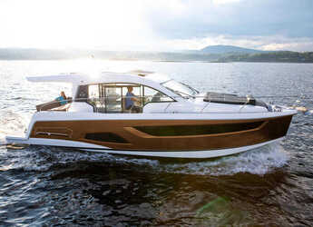 Louer yacht à Marina Kastela - Sealine C390