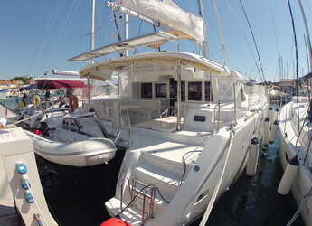 Rent a catamaran in Marina Medulin - Lagoon 450