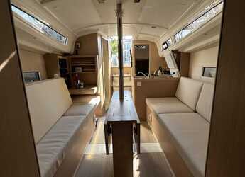 Rent a sailboat in Volos - Oceanis 30.1