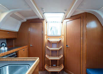 Chartern Sie segelboot in Nea Peramos - Bavaria 37