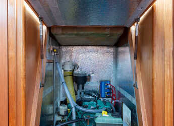 Chartern Sie segelboot in Nea Peramos - Bavaria 37