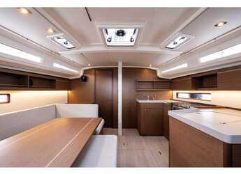 Rent a sailboat in Nea Peramos - Oceanis 40.1 