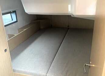 Rent a sailboat in Alimos Marina - Bavaria C42
