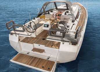 Rent a sailboat in Marina Paleros - Bavaria C38